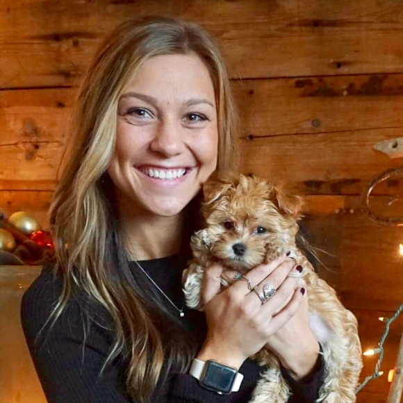 Meet your Posher, Tiffanie - Picture 2 of 2